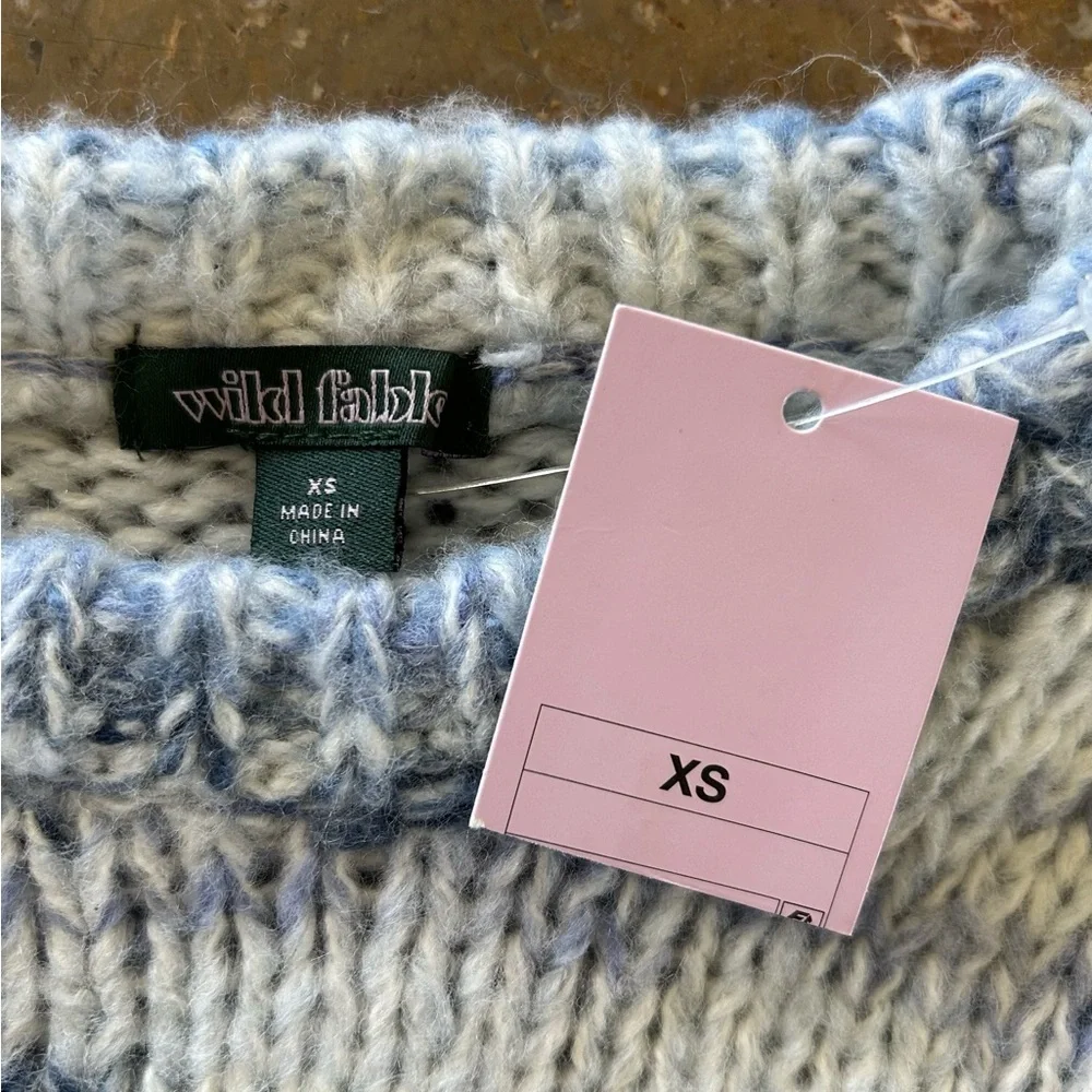 NWT Wild Fable | Women’s multi blue/white knit cropped crewneck sweater size XS